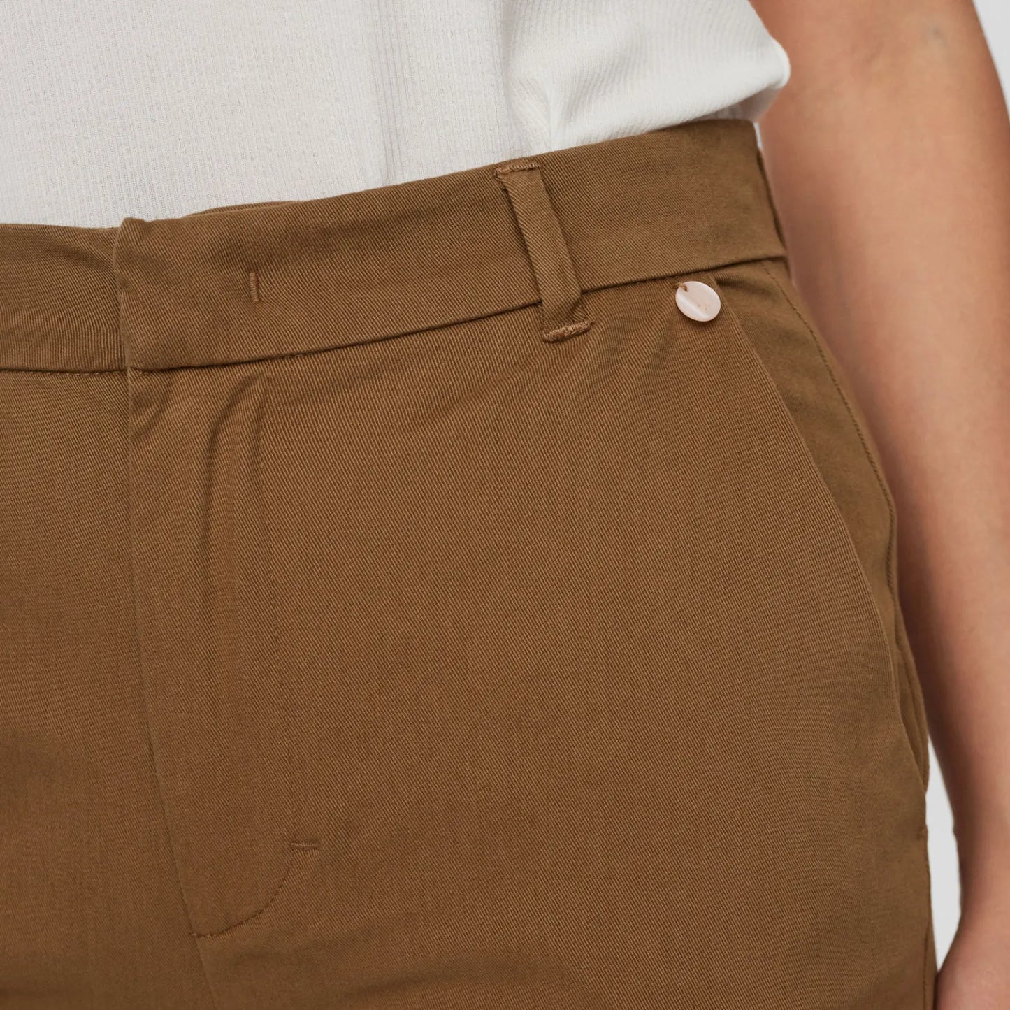 Nuregit Flair Pants fra Nümph - Kangaroo - Detalje front